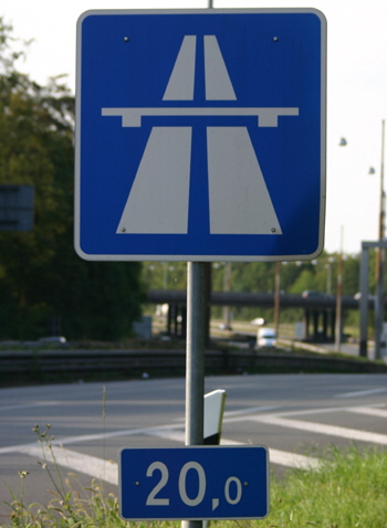 A555 Bundesautobahn Kln - Bonn Kraftwagenstrae Verkehrsgeschichte Schnellverkehr Betriebskilometrierung Kilometerschild 627
