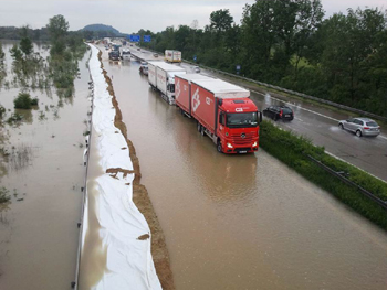 Autobahn_A3_Nurnberg_-_Passau_Uberschwemmung_Hochwasser__002