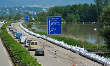 Autobahn A3 Überschwemmung Hochwasser 2013 Deggendorf Manuel Birgmann Deggendorfer Zeitung 29