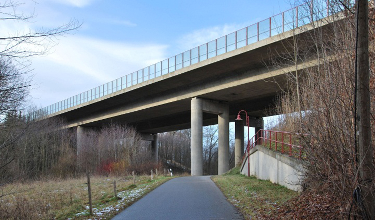Autobahn A4 Kratzbachtalbrücke bei Hainichen 01