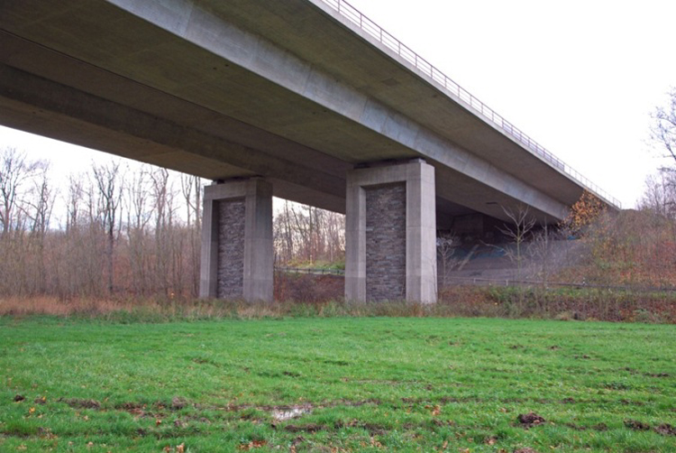 A 4 Autobahnbrücke Lützelbachtalbrücke bei Frankenberg 1