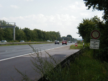 A555 Bundesautobahn Köln - Bonn Kraftwagenstraße Tankanlage Raststätte Rastanlage Bornheim 110